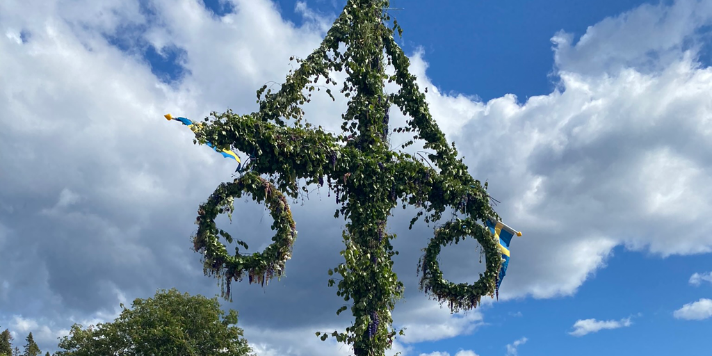 Olofsfors AB toivottaa kaikille hyvää juhannusta!